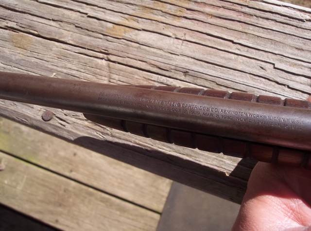 This shows the writing on the barrel which is definitely 22 s/l/lr